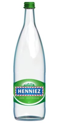 Henniez grün mit wenig CO2 Glas